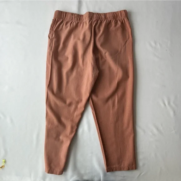 Women’s Casual Cropped Tan Pants - Picture 3 of 7